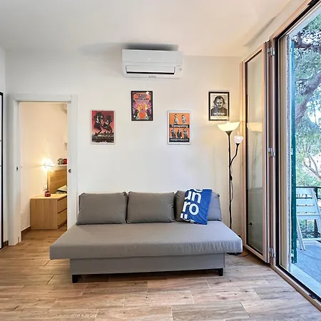 L&r - Casa Ditto - Finemente Ristrutturato Con Aria Condizionata, Balcone E Parcheggio A Poca Distanza * San Remo