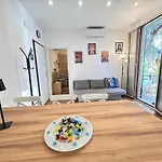 L&r - Casa Ditto - Finemente Ristrutturato Con Aria Condizionata, Balcone E Parcheggio A Poca Distanza Apartment *