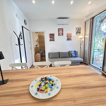 L&r - Casa Ditto - Finemente Ristrutturato Con Aria Condizionata, Balcone E Parcheggio A Poca Distanza Апартаменты