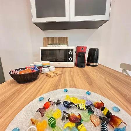 L&r - Casa Ditto - Finemente Ristrutturato Con Aria Condizionata, Balcone E Parcheggio A Poca Distanza * Санремо