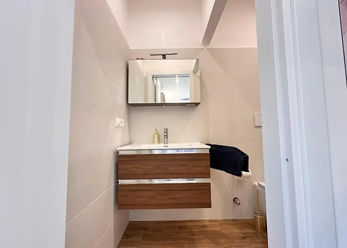 Apartament L&r - Casa Ditto - Finemente Ristrutturato Con Aria Condizionata, Balcone E Parcheggio A Poca Distanza *
